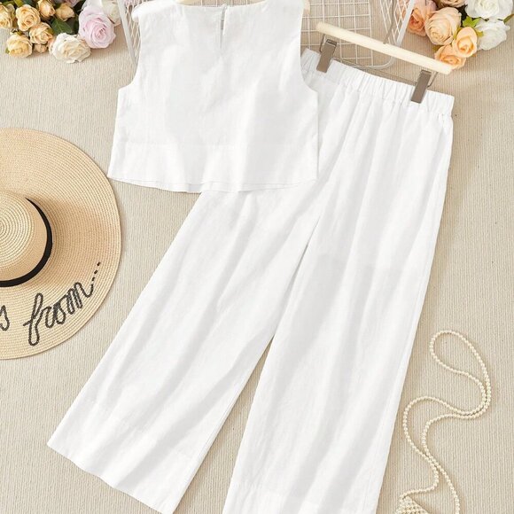 White Casual Women's Cotton Linen Sleeveless Top And Cropped Pants Set - Picture 2 of 7